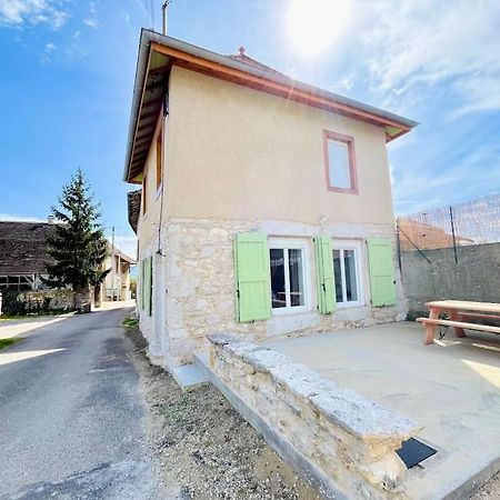 La Maison L'Oiseau Bleu Saint-Victor-de-Morestel Экстерьер фото