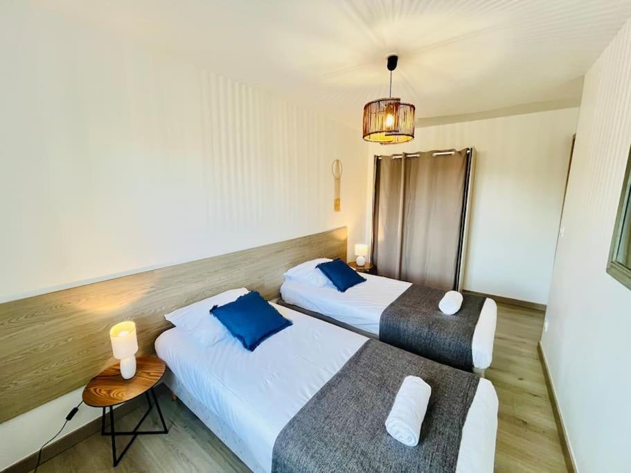 La Maison L'Oiseau Bleu Saint-Victor-de-Morestel Экстерьер фото