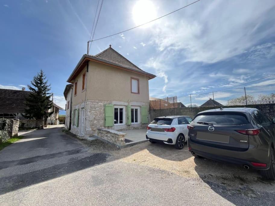 La Maison L'Oiseau Bleu Saint-Victor-de-Morestel Экстерьер фото
